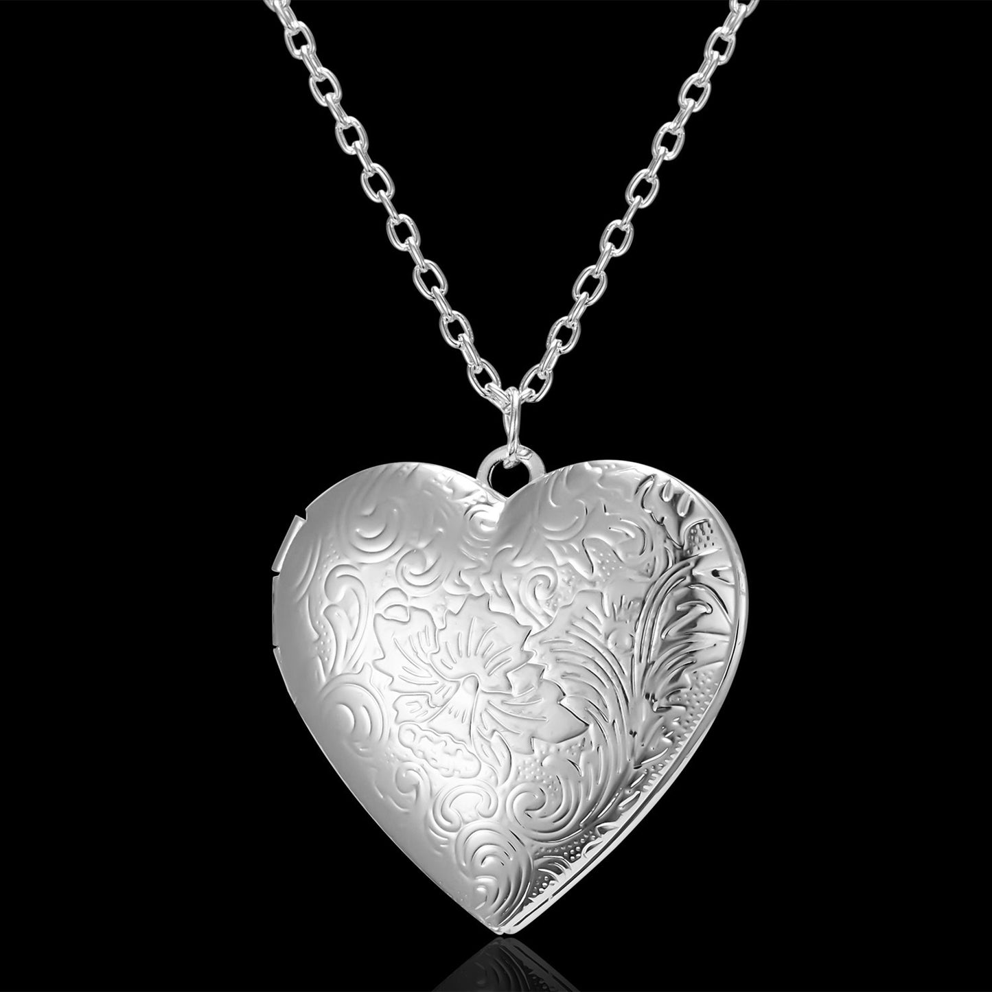 Carved Design Love Necklace Personalized Heart-shaped Photo Frame Pendant Necklace