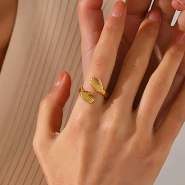 Trendy hug Ring
