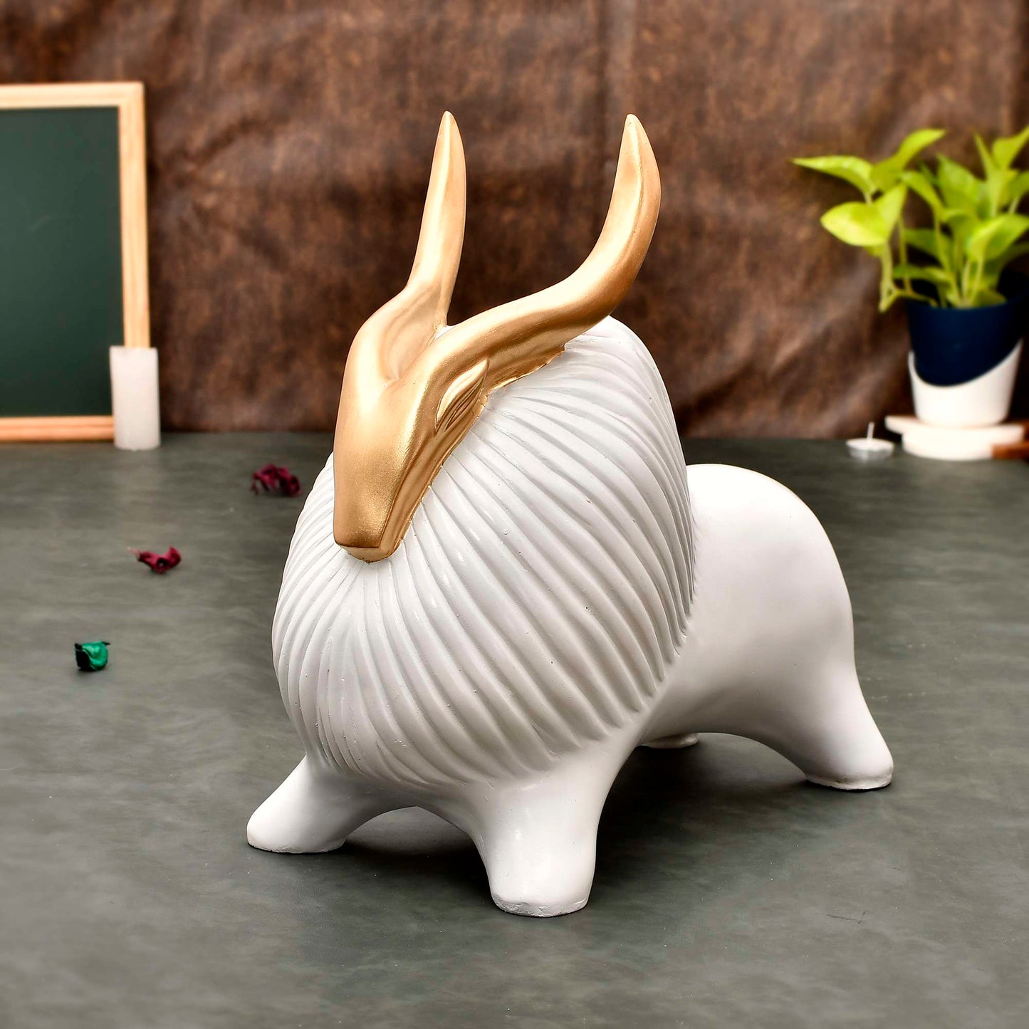 Elegant Yak Showpiece – Majestic Home Decor Accent for Living Room, Bedroom & Office