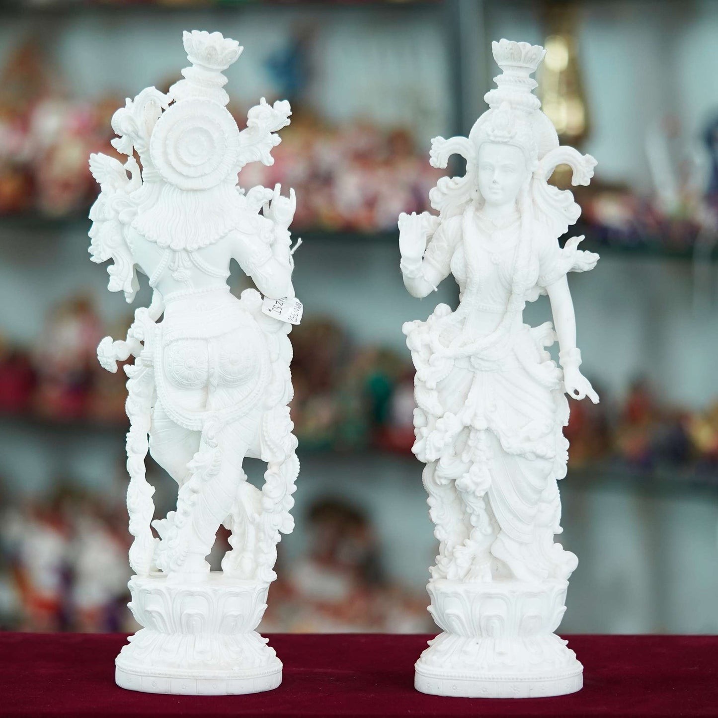 Elegant White Marble Radha Krishna Statues – Intricately Handcrafted Decorative Idols