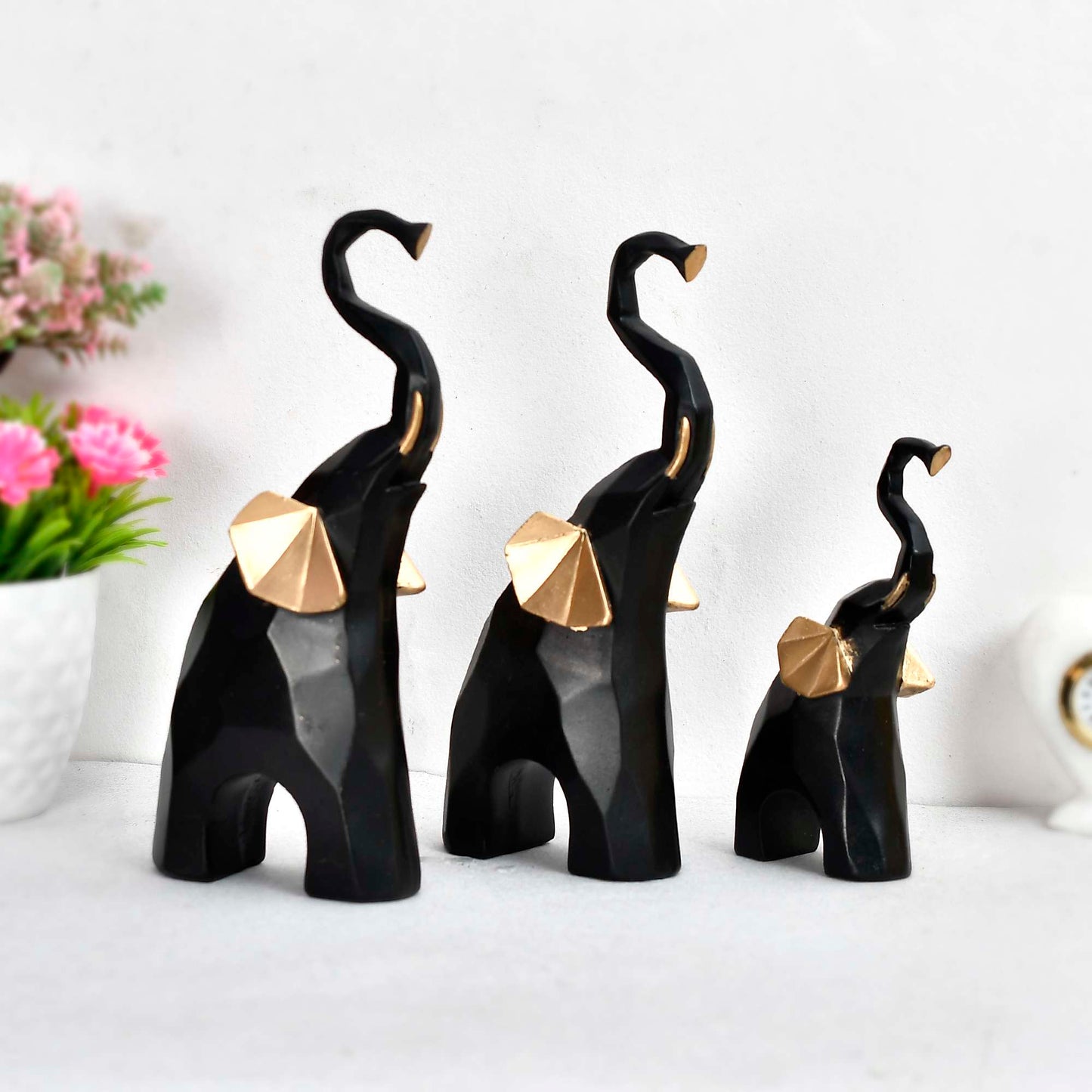 Luxe Black Elephant Family Set – Gold Accent Resin Figurines (Set of 3)