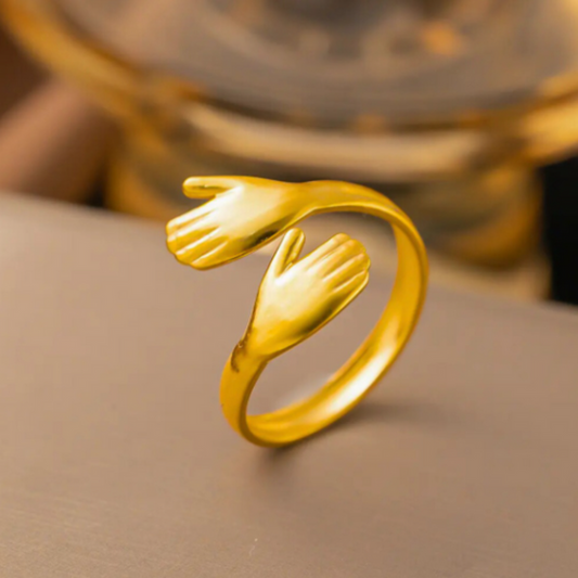 Trendy hug Ring